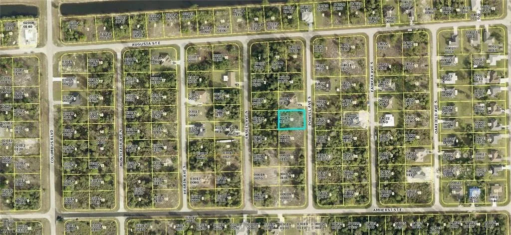 520/522  Powell S AVE, Lehigh Acres, FL 33974