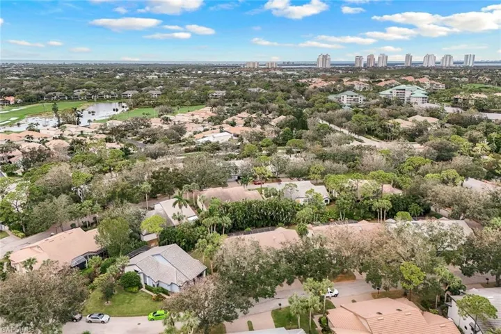 Birds eye view of property