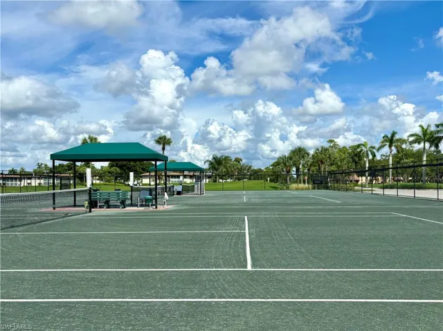 6 clay tennis courts