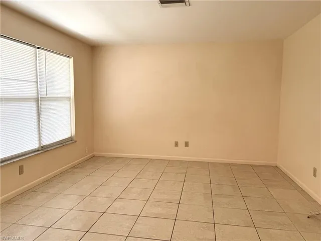 3814 SE 3rd  PL, Cape Coral, FL 33904