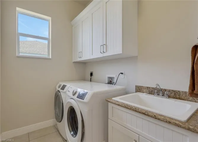 1407 Sw 49th St, Cape Coral, Florida 33914