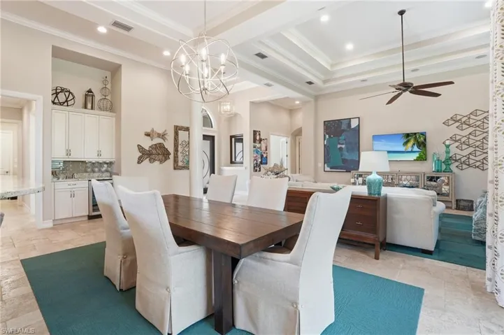 6453  Costa  CIR, Naples, FL 34113