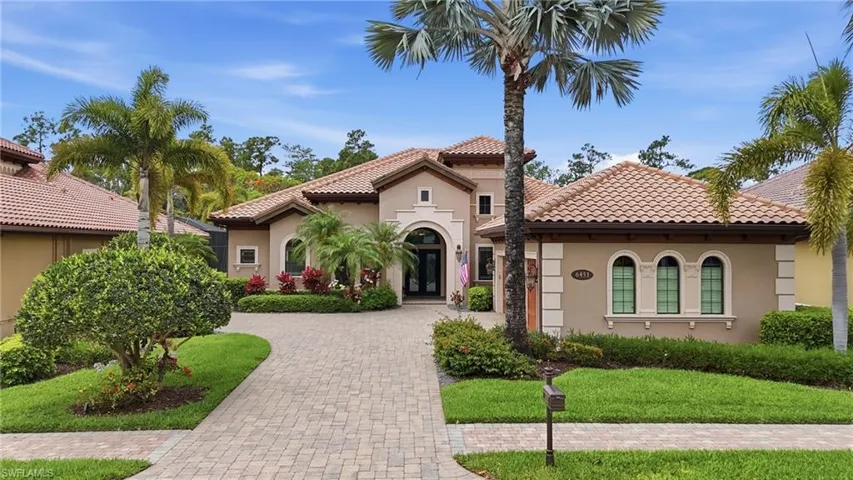6453  Costa  CIR, Naples, FL 34113