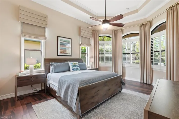 6453  Costa  CIR, Naples, FL 34113
