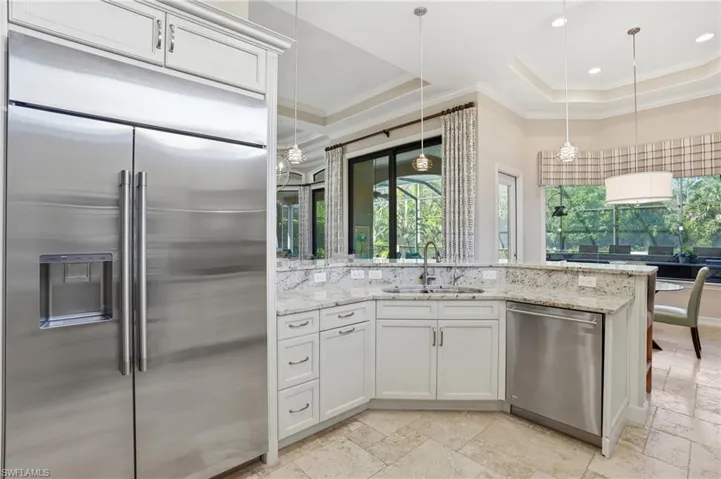 6453  Costa  CIR, Naples, FL 34113