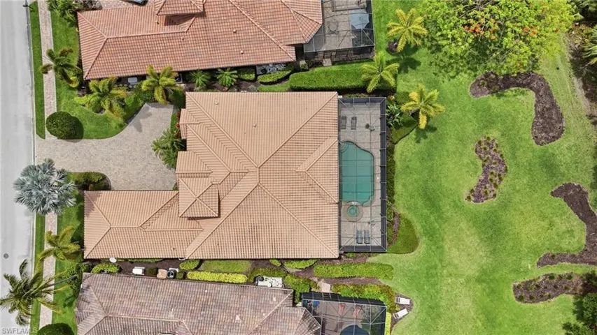 6453  Costa  CIR, Naples, FL 34113