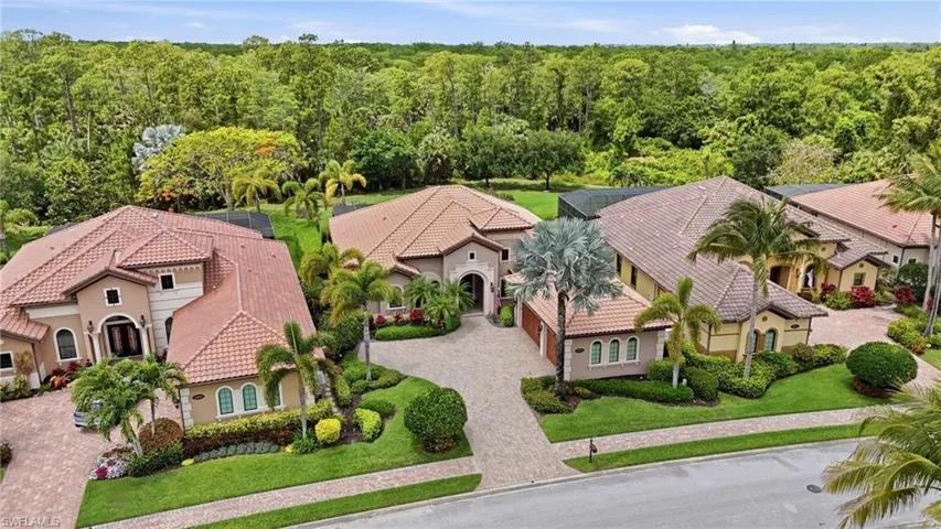 6453  Costa  CIR, Naples, FL 34113