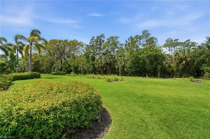 6453  Costa  CIR, Naples, FL 34113