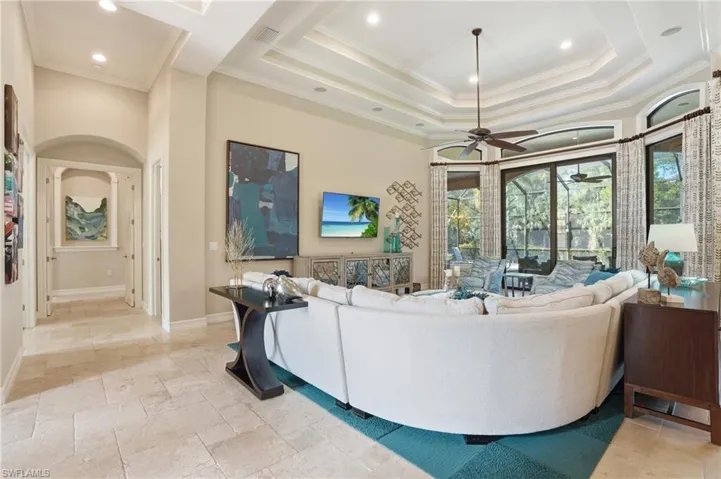 6453  Costa  CIR, Naples, FL 34113