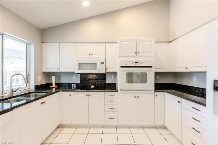 Open kitchen