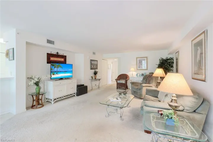 15505  Cedarwood  LN, Naples, FL 34110