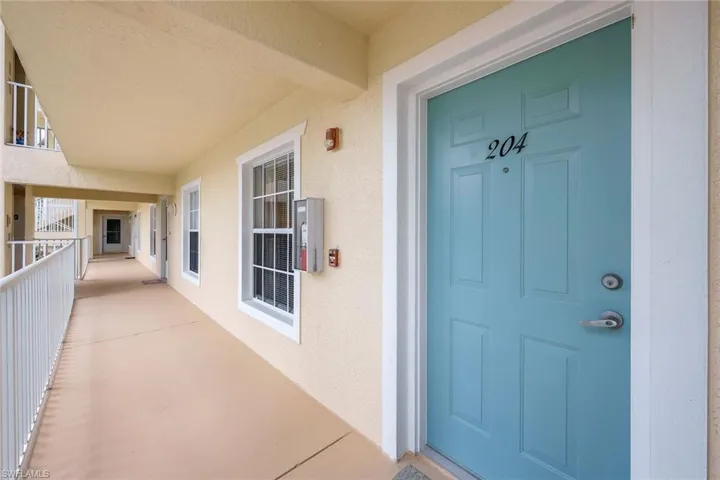 15505  Cedarwood  LN, Naples, FL 34110