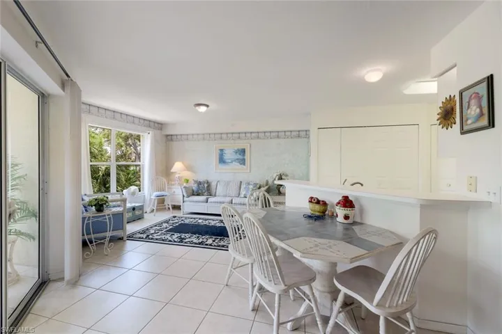 15505  Cedarwood  LN, Naples, FL 34110