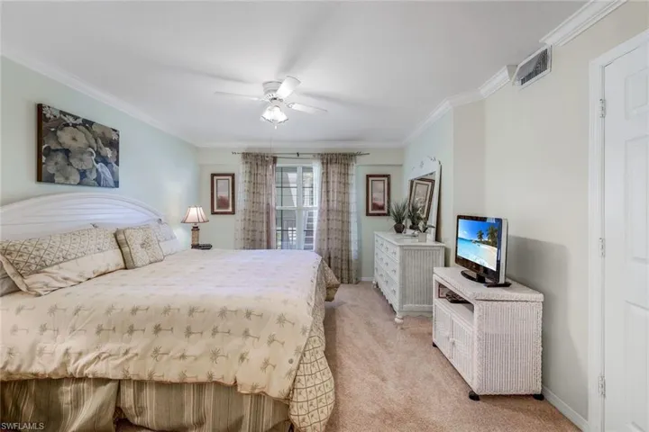 15505  Cedarwood  LN, Naples, FL 34110