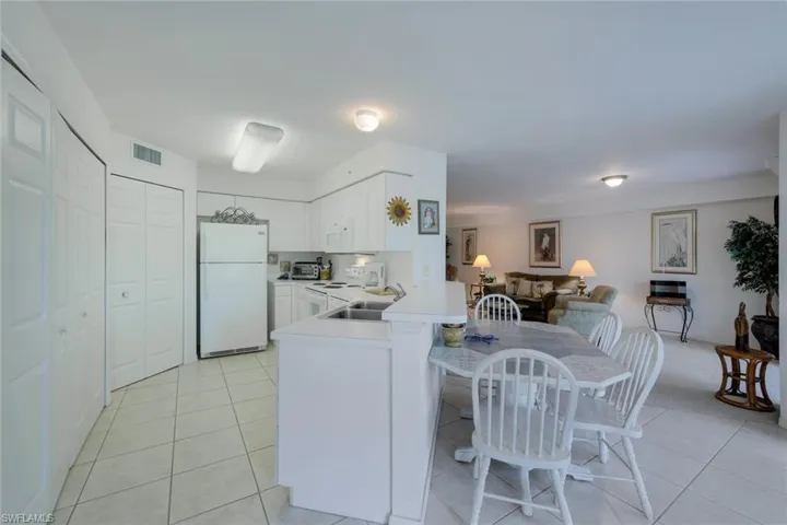 15505  Cedarwood  LN, Naples, FL 34110
