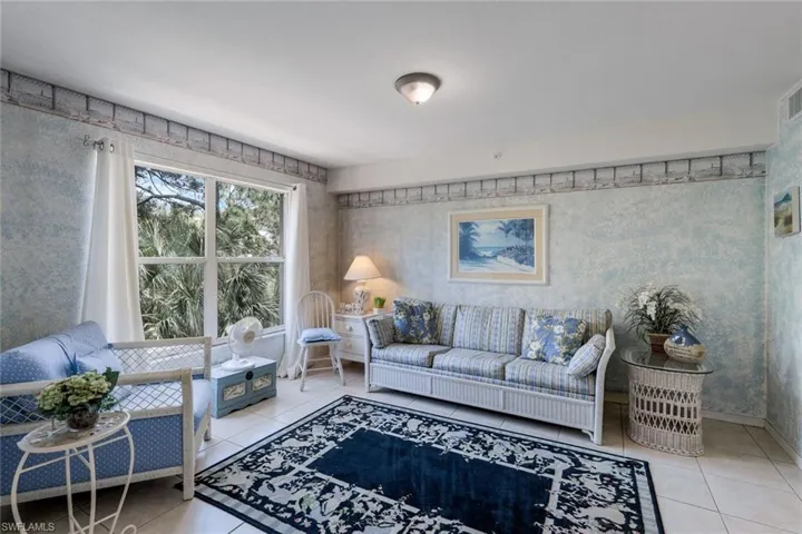 15505  Cedarwood  LN, Naples, FL 34110