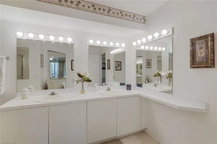 15505  Cedarwood  LN, Naples, FL 34110