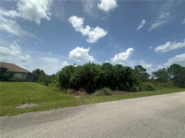 1141 Garibaldi St E, Lehigh Acres, Florida 33974