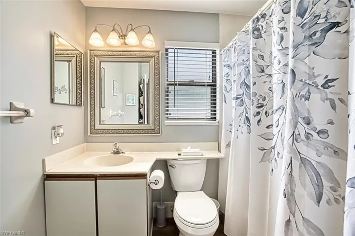 2nd floor guest bathroom