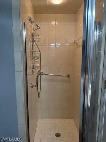 1st Floor Full Bathroom Shower