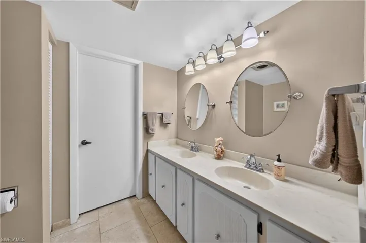 4570 Trawler Ct 102, Fort Myers, Florida 33919