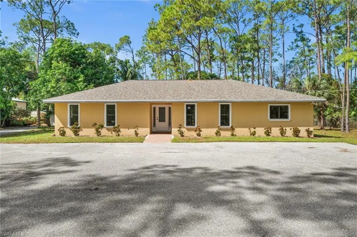 25230  Busy Bee  DR, Bonita Springs, FL 34135