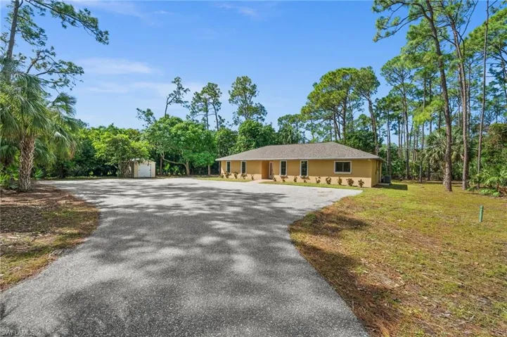 25230  Busy Bee  DR, Bonita Springs, FL 34135