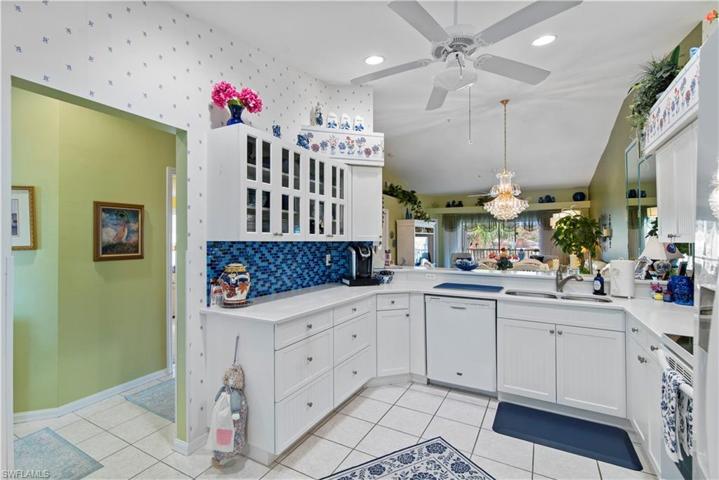 8365 Heritage Links CT # 1721, NAPLES FL 34112