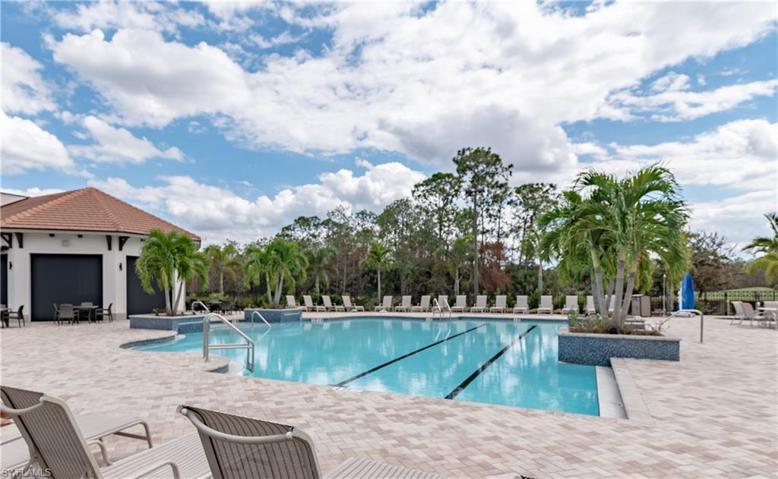 8365 Heritage Links CT # 1721, NAPLES FL 34112