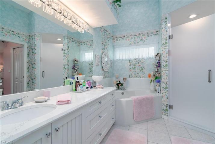 8365 Heritage Links CT # 1721, NAPLES FL 34112