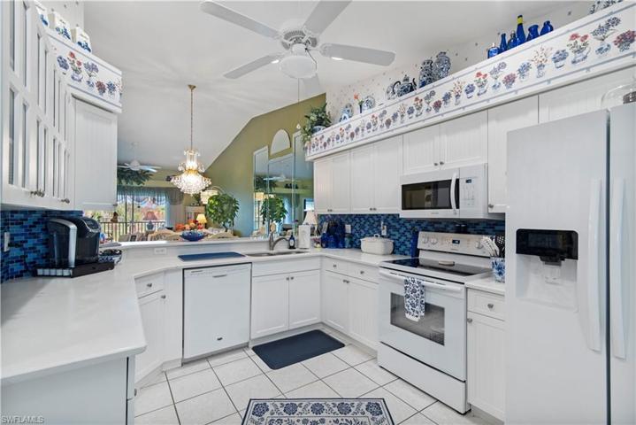 8365 Heritage Links CT # 1721, NAPLES FL 34112