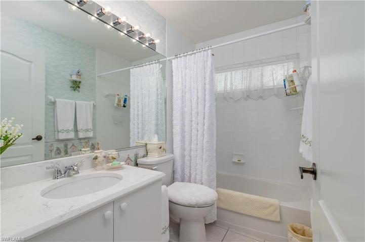 8365 Heritage Links CT # 1721, NAPLES FL 34112