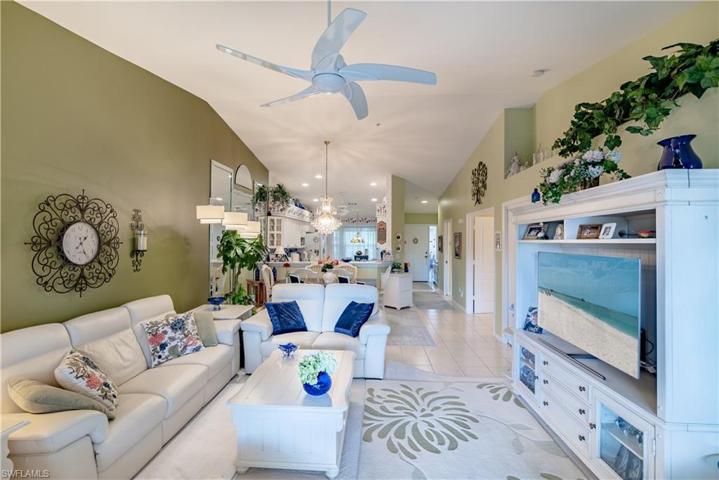 8365 Heritage Links CT # 1721, NAPLES FL 34112
