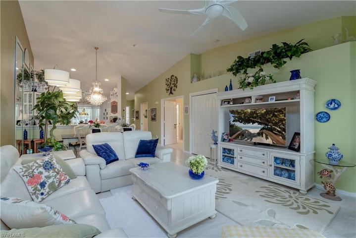 8365 Heritage Links CT # 1721, NAPLES FL 34112