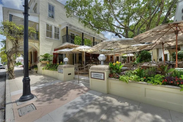 975  9th S AVE, Naples, FL 34102