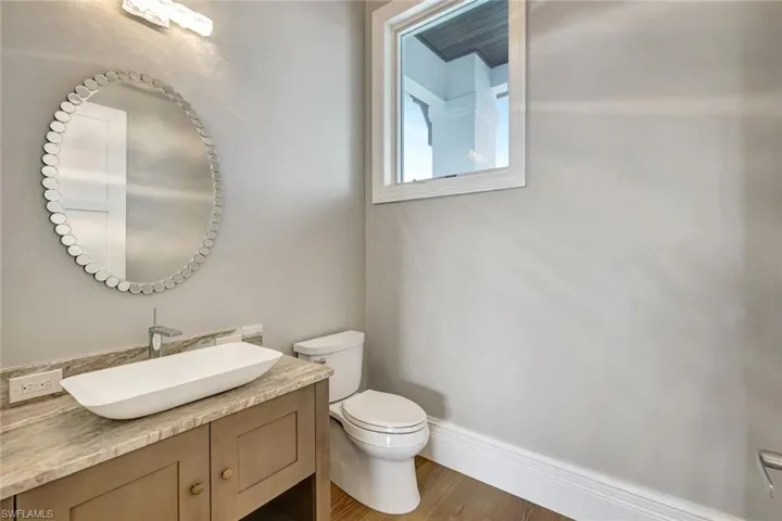 Guest 1/2 Bath Half bathroom