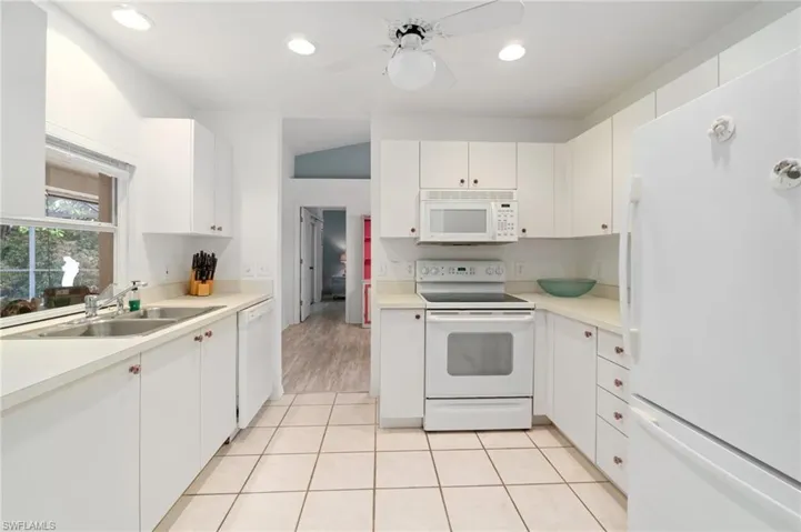 218 Pinehurst Cir, Naples Fl 34113