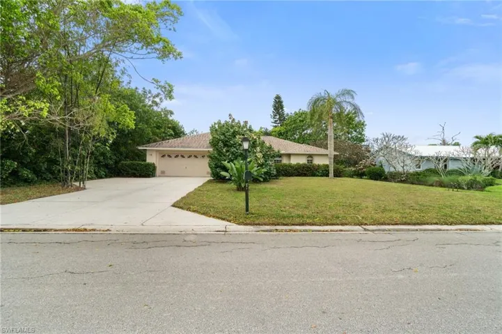 218 Pinehurst Cir, Naples Fl 34113