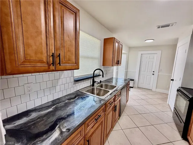 101 Curtis Ave N, Lehigh Acres, Florida 33971
