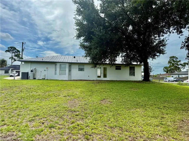 101 Curtis Ave N, Lehigh Acres, Florida 33971