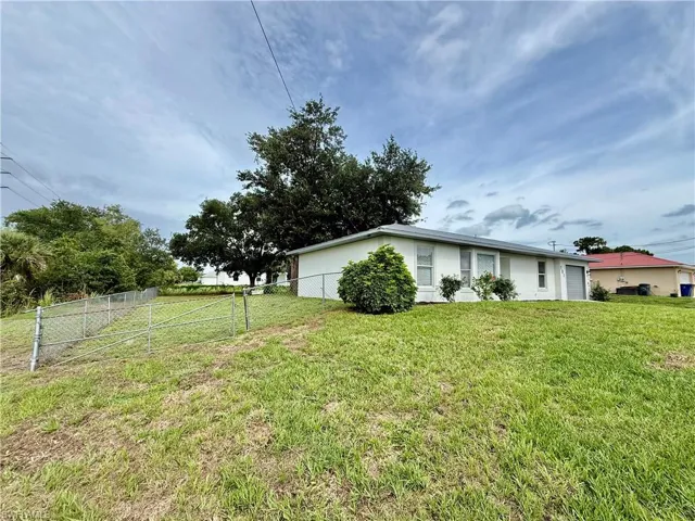 101 Curtis Ave N, Lehigh Acres, Florida 33971