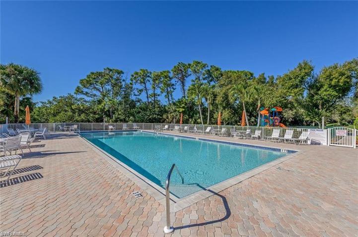 Cedar Creek's community pool is the perfect spot to meet and to socialize with your neighbors!