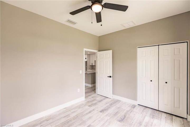 816  Maple N AVE, Lehigh Acres, FL 33972