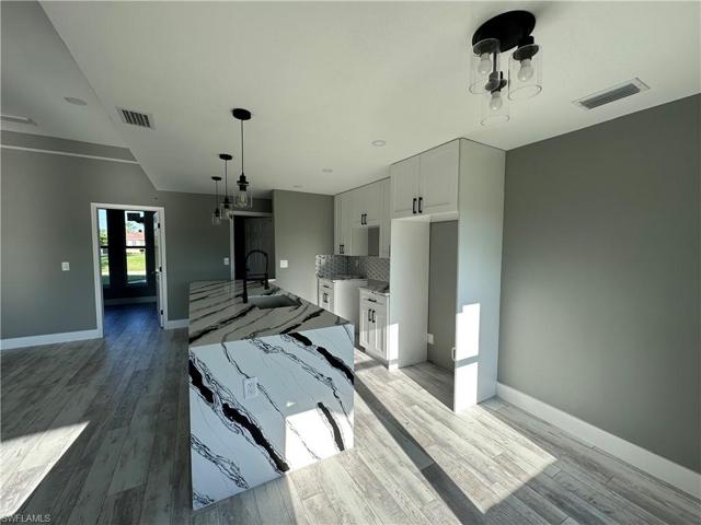 816  Maple N AVE, Lehigh Acres, FL 33972