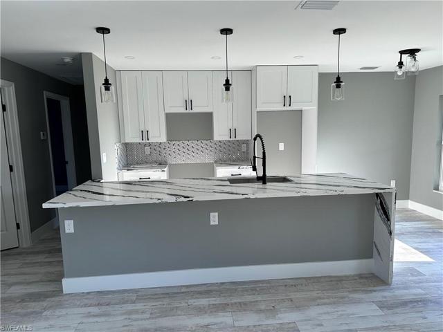 816  Maple N AVE, Lehigh Acres, FL 33972