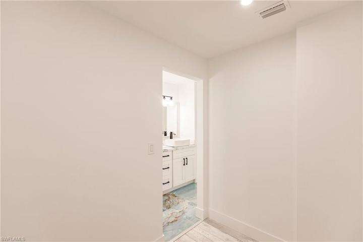 816  Maple N AVE, Lehigh Acres, FL 33972