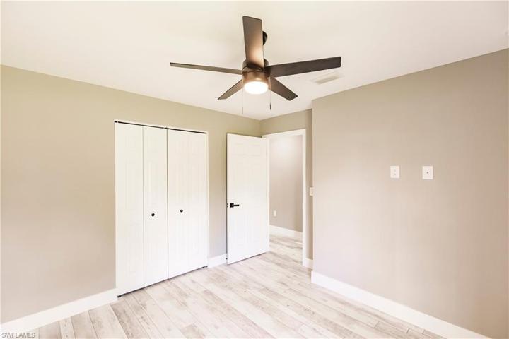816  Maple N AVE, Lehigh Acres, FL 33972