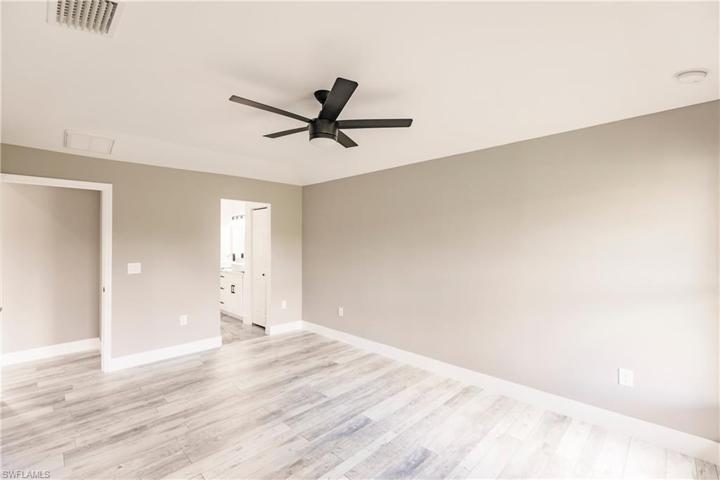 816  Maple N AVE, Lehigh Acres, FL 33972