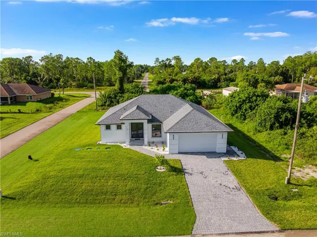 736 Chambers St E, Lehigh Acres, Florida 33974