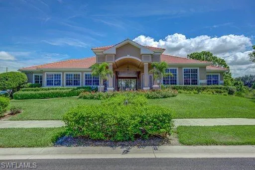 Emmerson Square Club House
